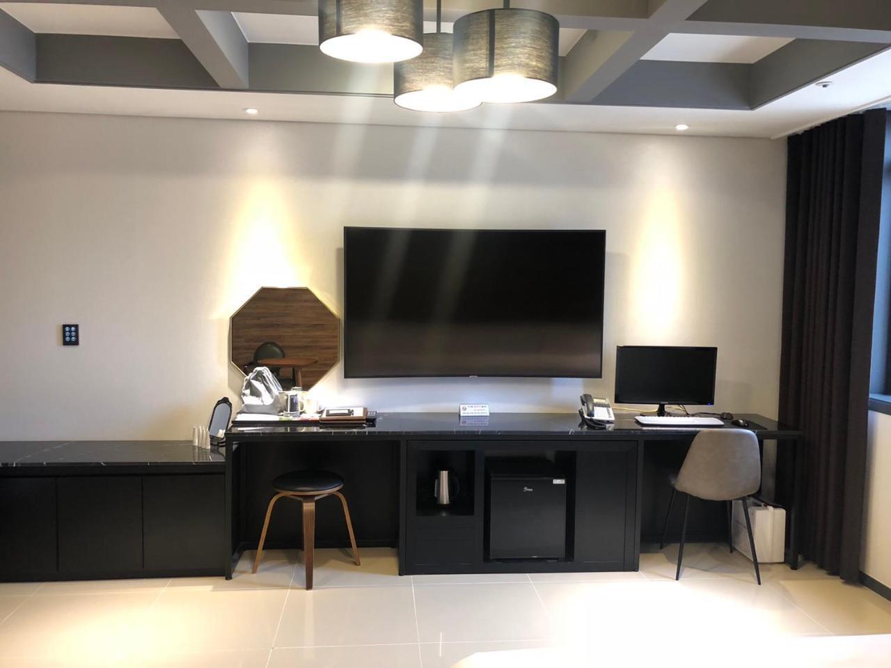 Royal Hotel Jeongeup Zewnętrze zdjęcie